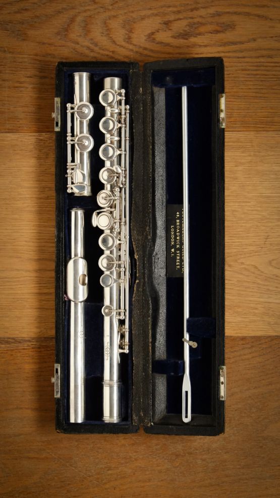 (Used) 'Flutemakers Guild Of London' Solid Silver Flute main image