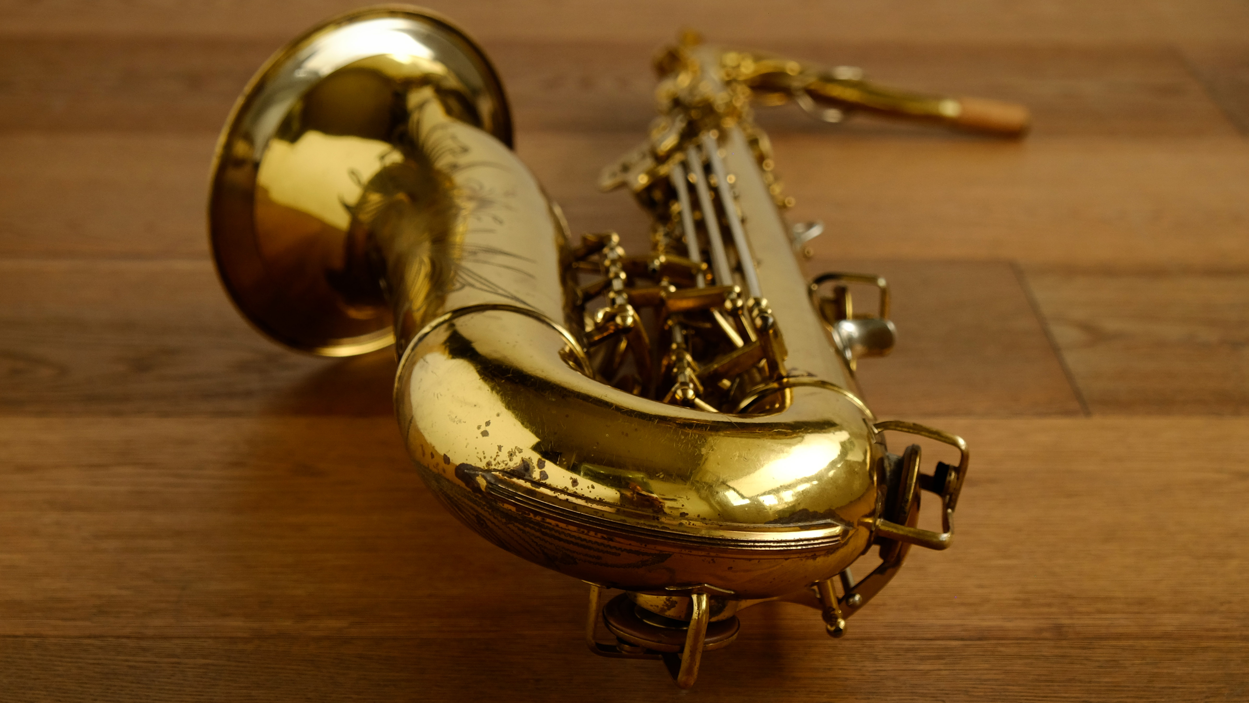 (Used) Buescher 400 Top Hat and Cane Tenor Saxophone 325*** thumnail image