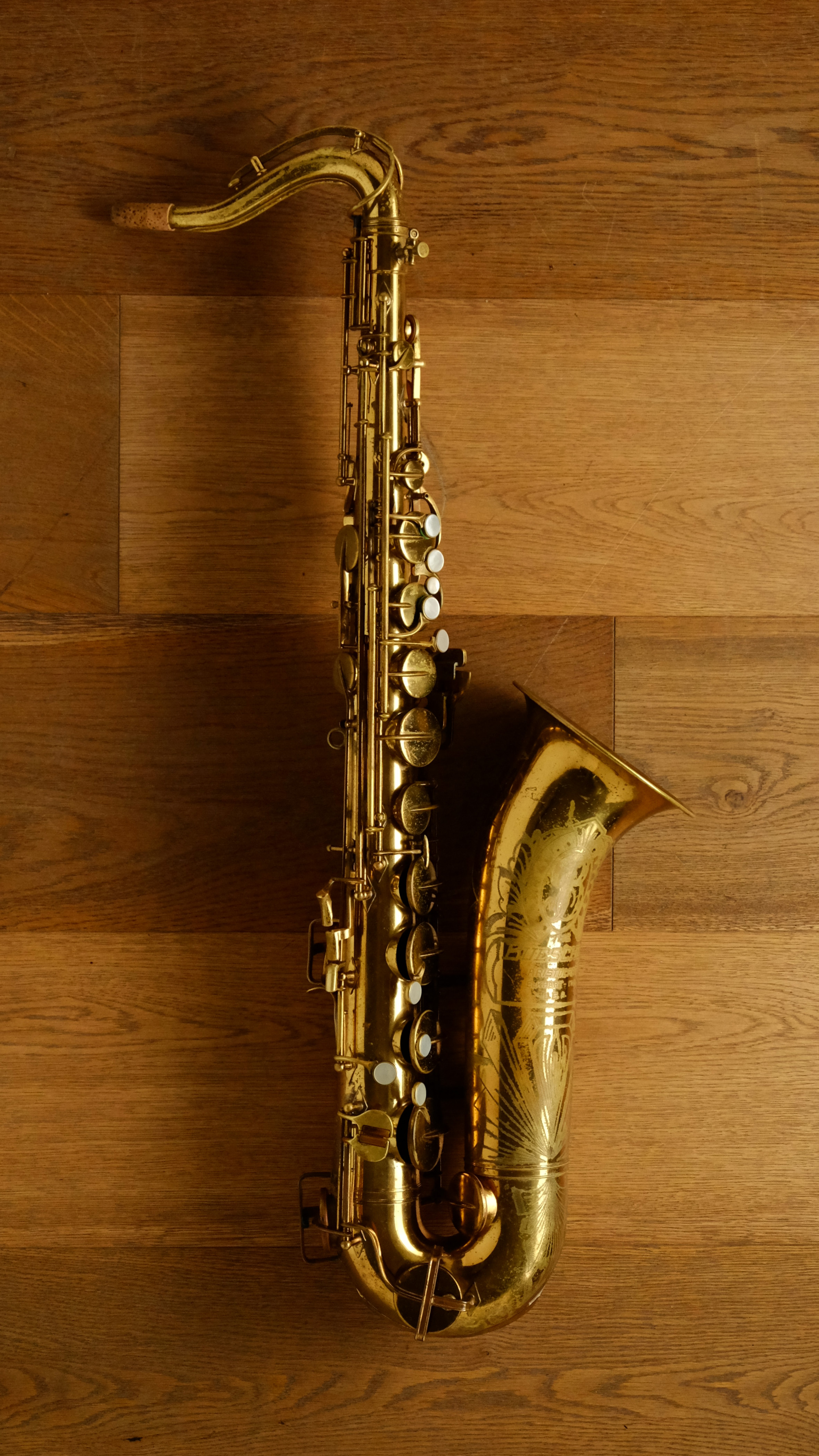 (Used) Buescher 'Big B' Tenor Saxophone 318*** main image
