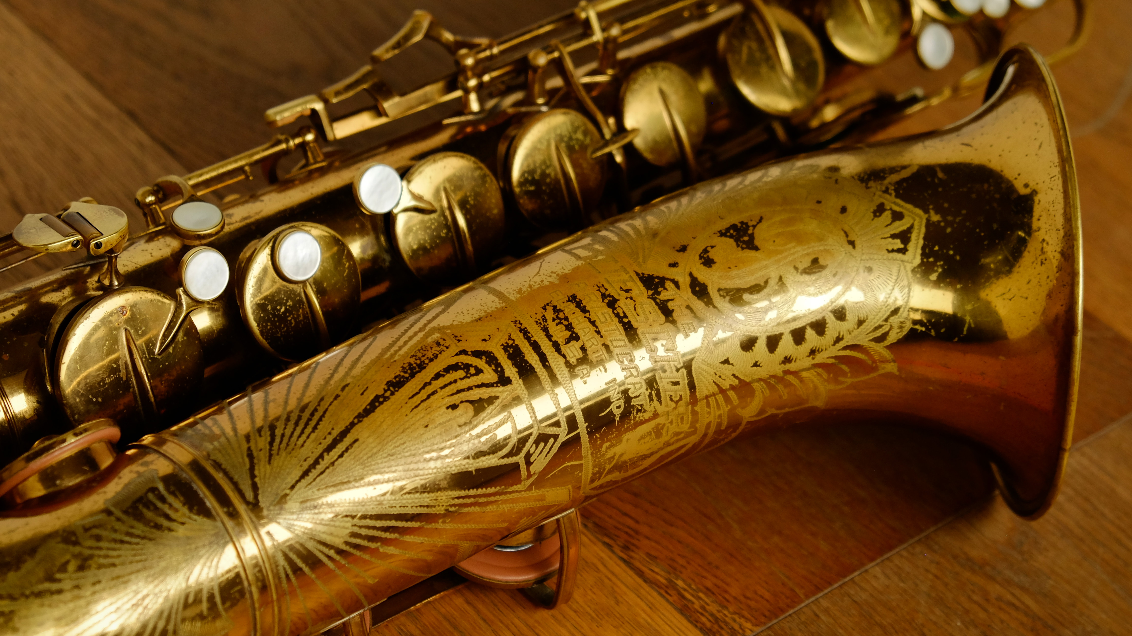 (Used) Buescher 'Big B' Tenor Saxophone 318*** thumnail image