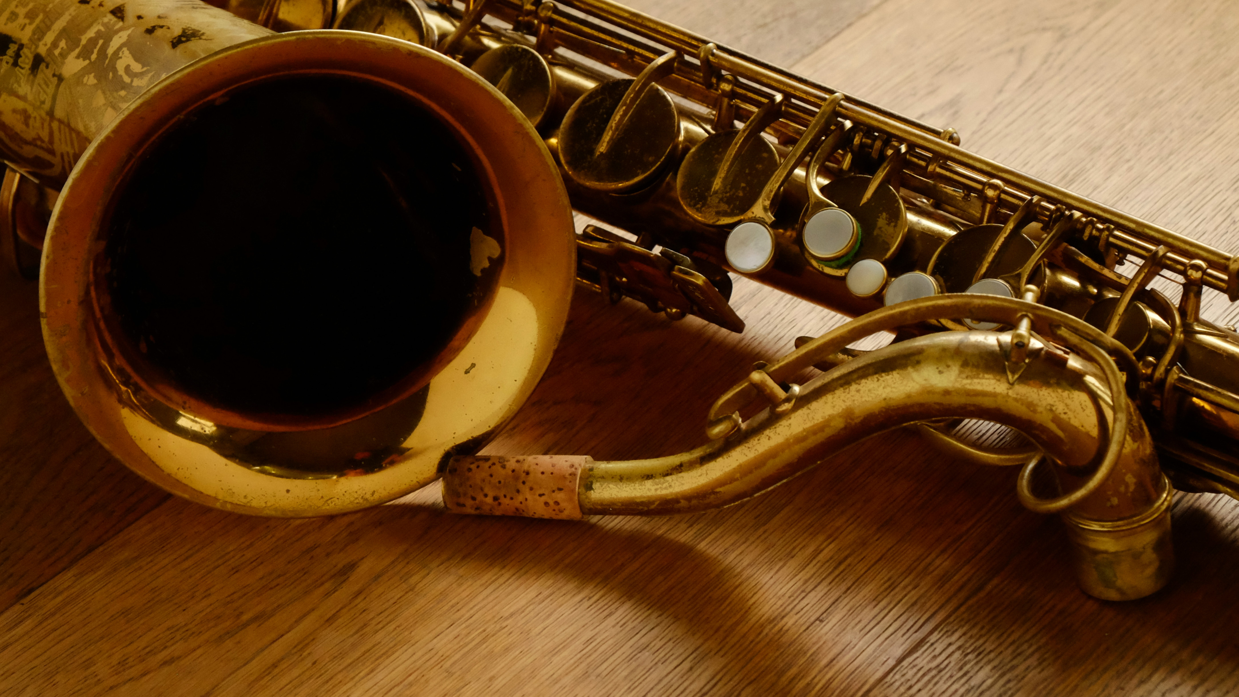 (Used) Buescher 'Big B' Tenor Saxophone 318*** thumnail image