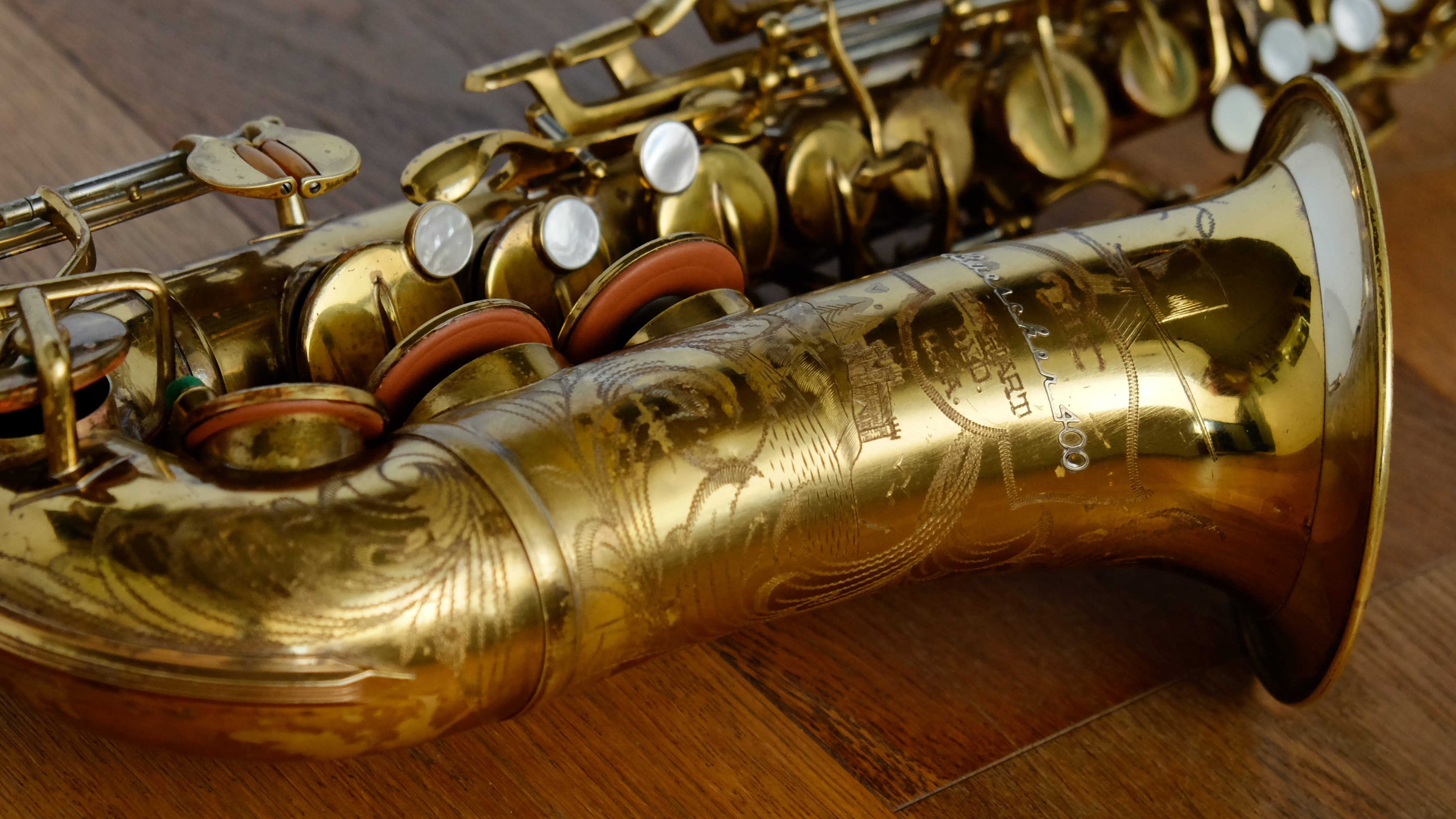 (USED) Buescher 400 Top Hat & Cane Alto Saxophone 345*** thumnail image